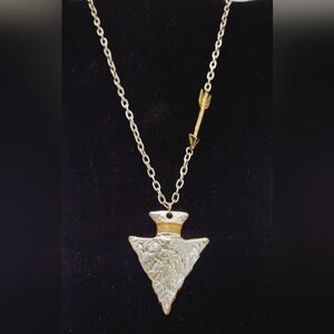 Hammered Arrowhead Pendant Necklace in Gold and Silver Metal